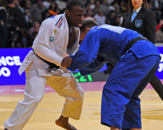 Le Français Djalo, sorti sur une clé d’épaule ?